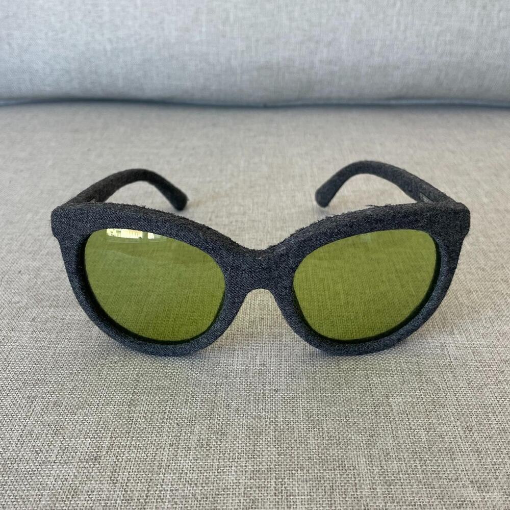 Gray Fabric Yellow Shades Sunglasses